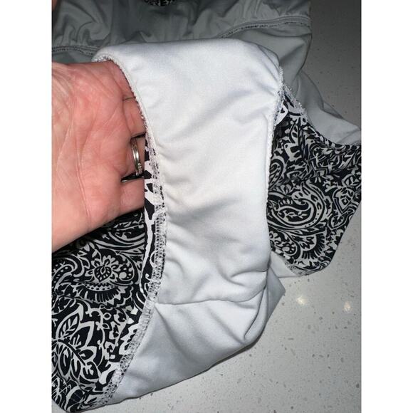 Land’s End Women’s One Piece Swim Suit Adjustable Strap Black Floral Modest XL - Picture 9 of 9